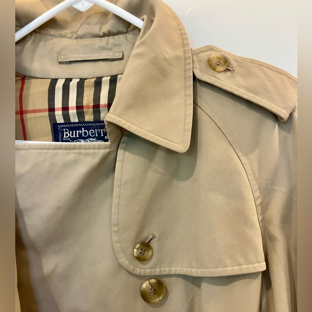 Authentic Vintage Burberry Tench UK women’s size 10(xl) US size 6 extra long